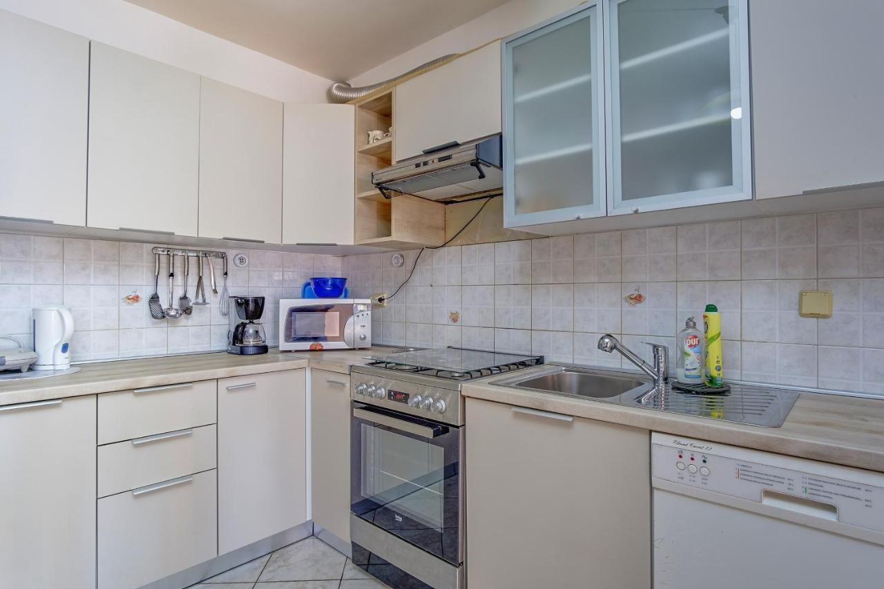 Apartments Zerjav มาลีโลชินจ์ ภายนอก รูปภาพ