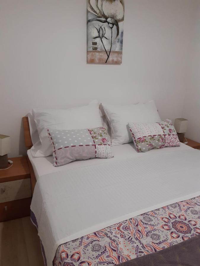 Apartments Zerjav มาลีโลชินจ์ ภายนอก รูปภาพ